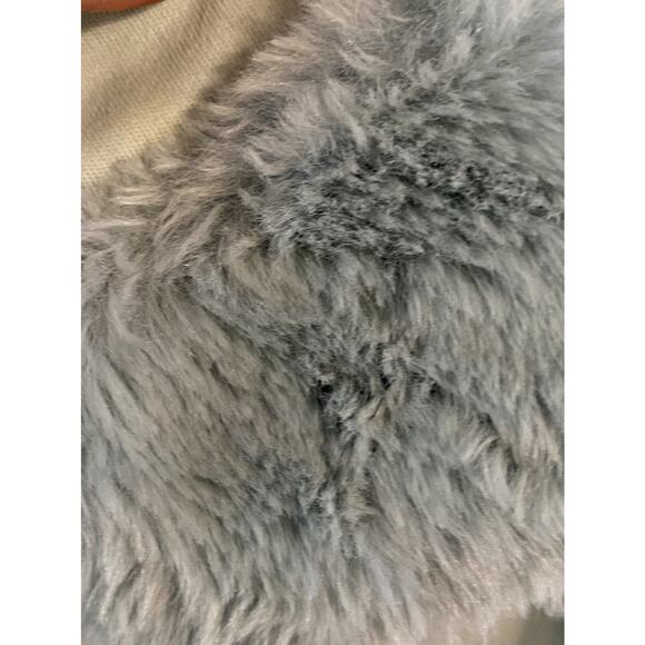 Janie And Jack Top With Faux Fur Cuffs Size 3 - Picture 4 of 4